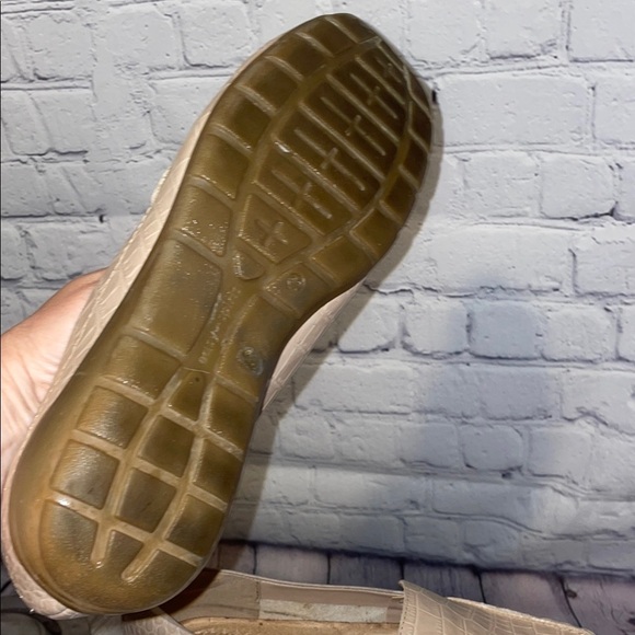 Easy Spirit “Seabides” Croc-Embossed Beige Loafers Sz 9.5 - Picture 8 of 11